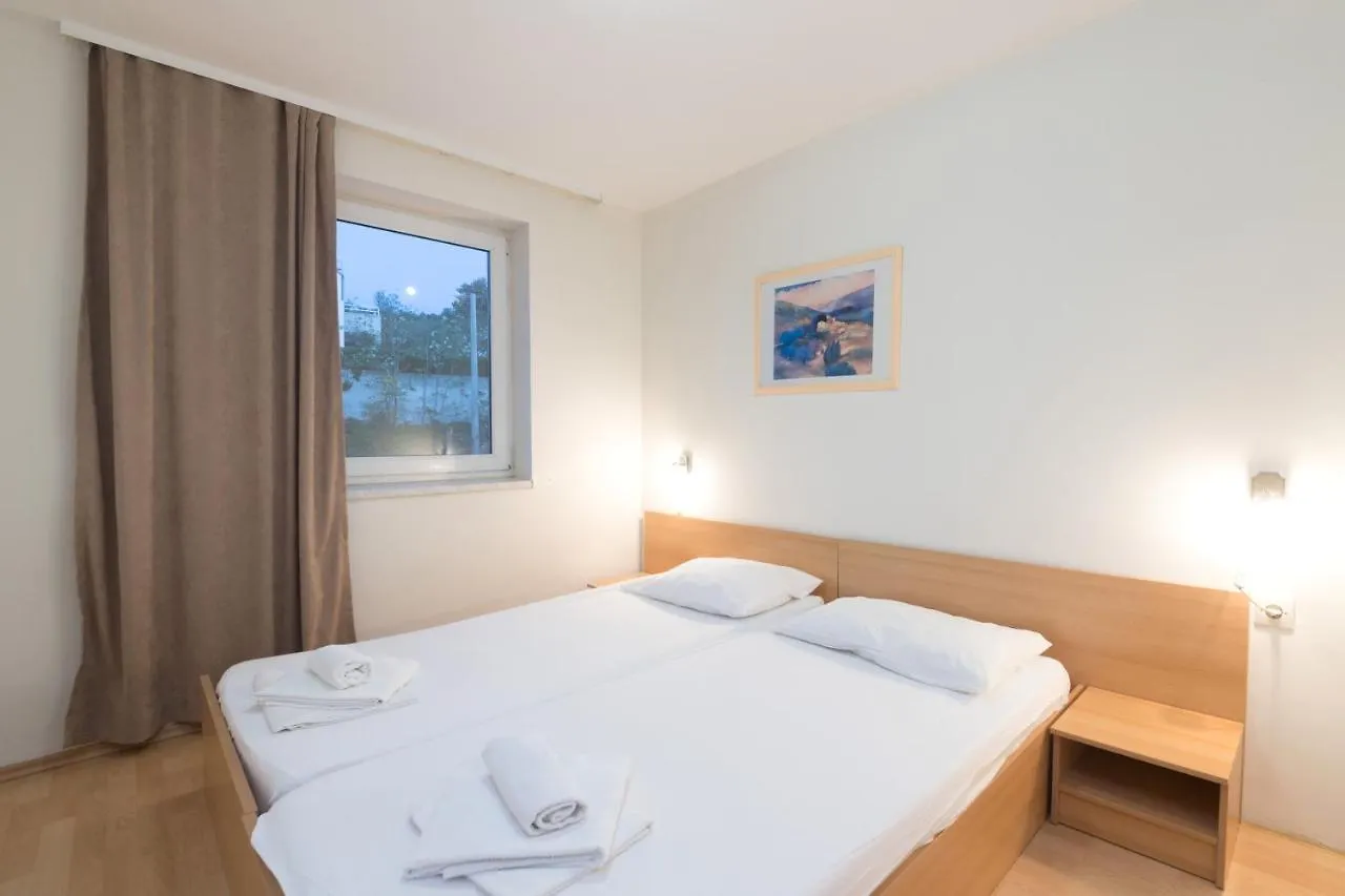 Hotel Rooms Roccia Novigrad