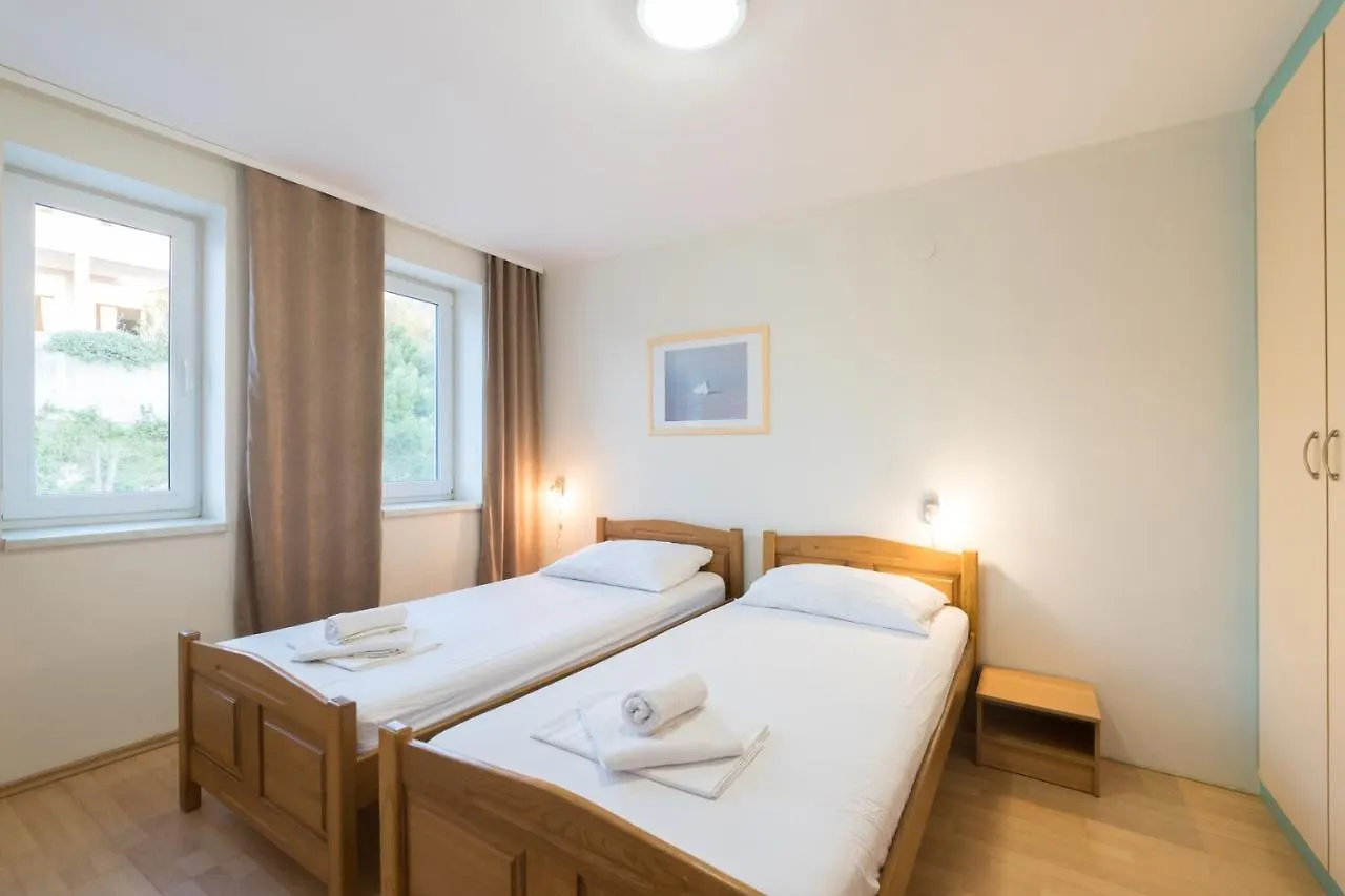 Hotel Rooms Roccia Novigrad  3*, Novigrad (Dalmatia)