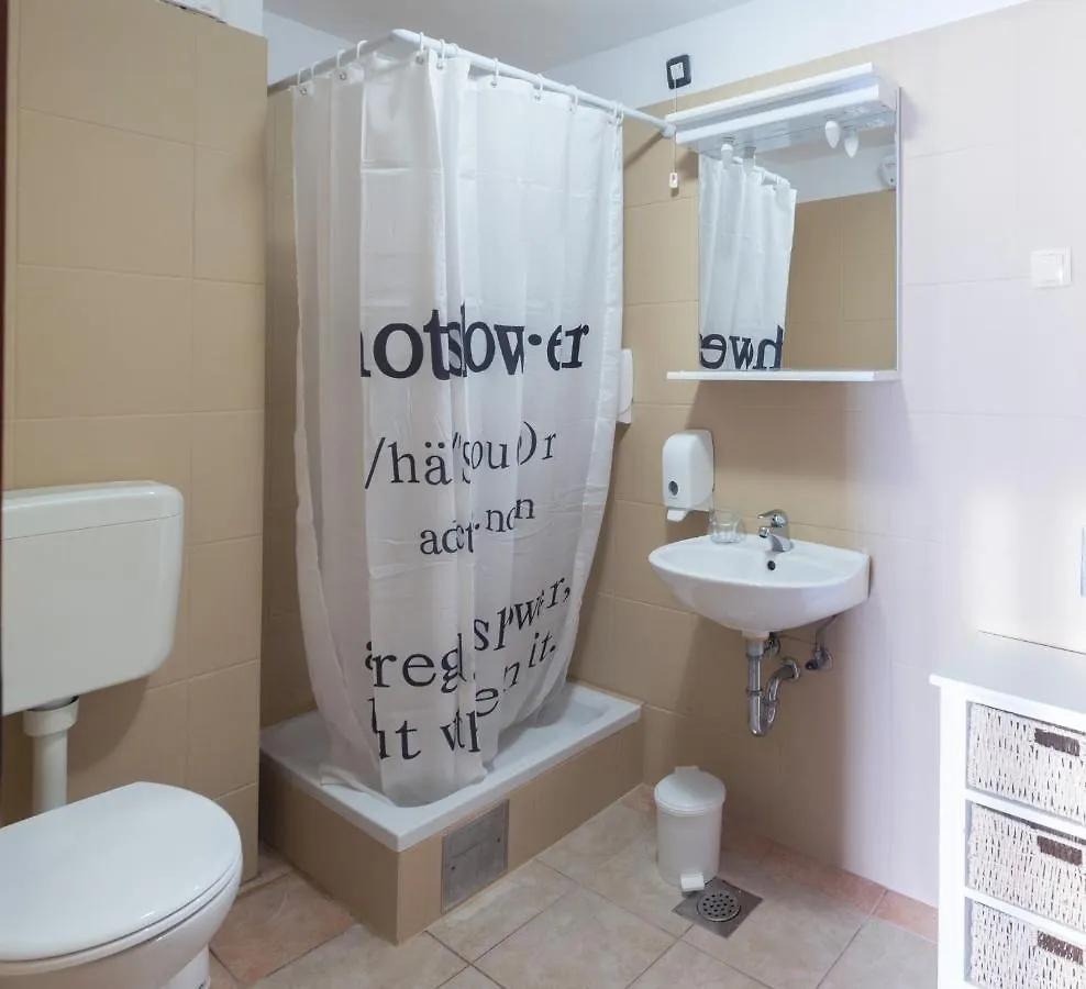 Hotel Rooms Roccia Novigrad  3*, Novigrad (Dalmatia)